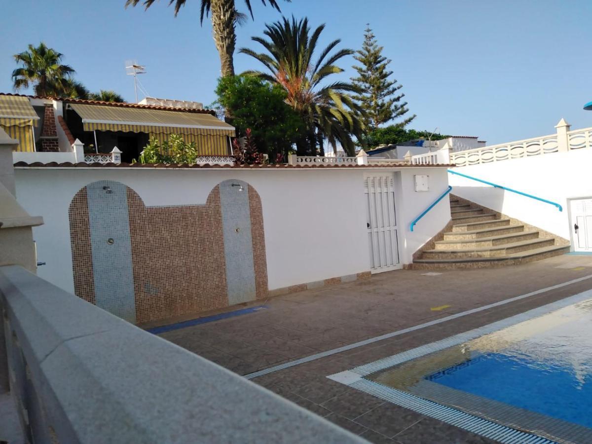 House Lilu - Luminoso Monolocale Apartment Arona  Bagian luar foto
