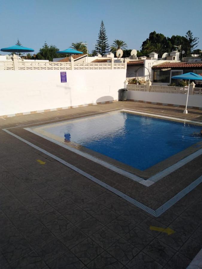 House Lilu - Luminoso Monolocale Apartment Arona  Bagian luar foto